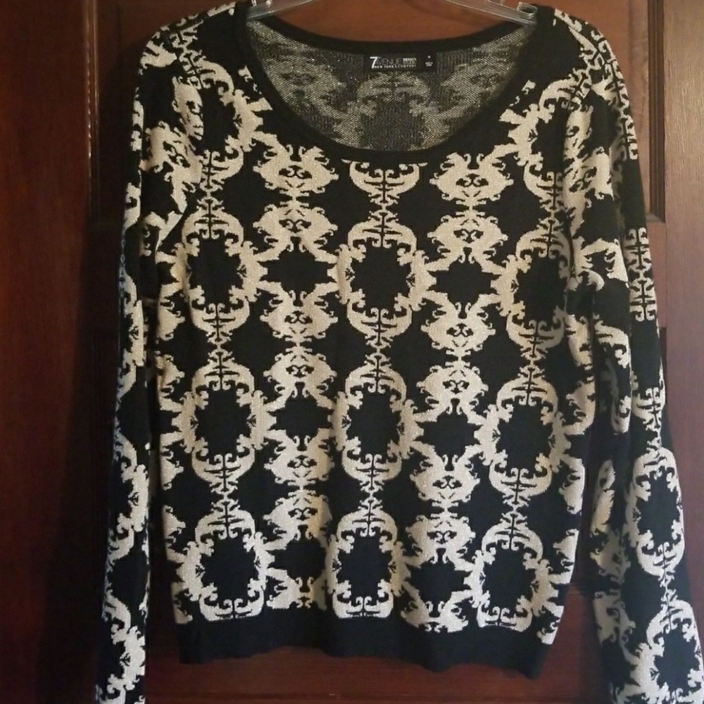 🍒 NY&Co Beautiful black and gold sweater